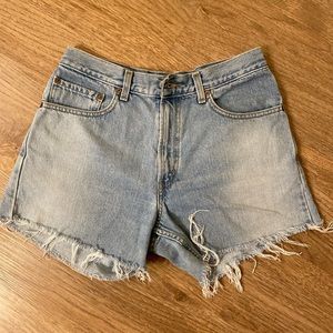 VINTAGE LEVI JEAN SHORTS